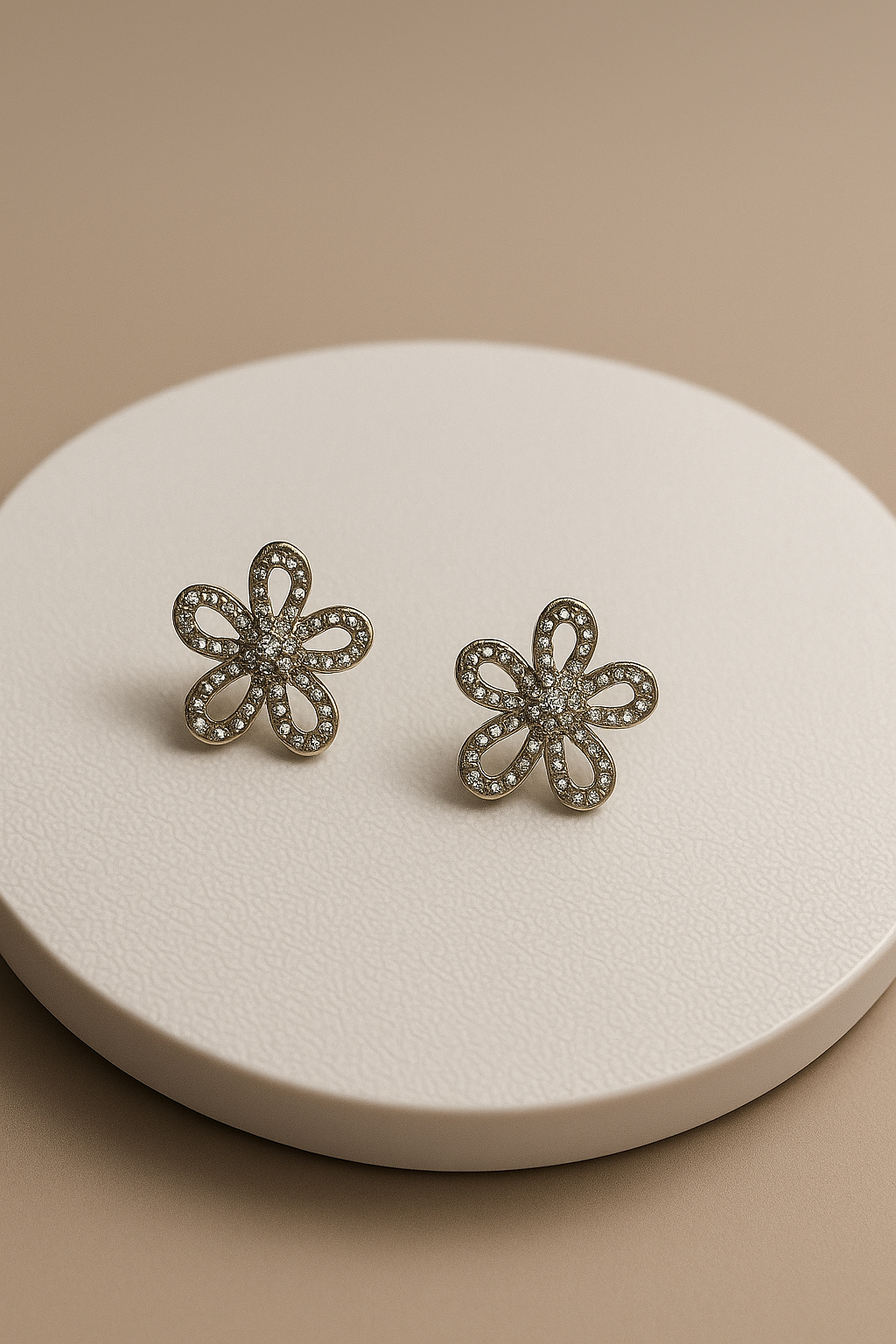 Daisy Gleam Studs